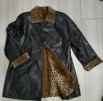 레오파드 무늬 리버서블 천연 가죽 코트 블랙