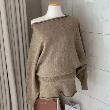 베이지 오프숄더 니트 세트