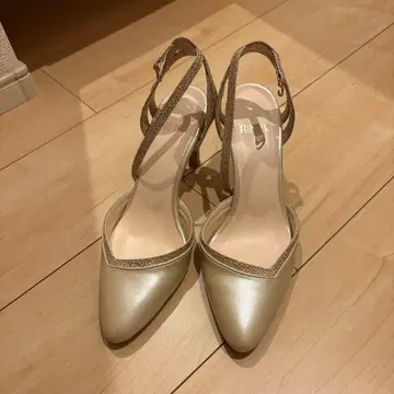 AIMER 라메 라인 스틸레토 스트랩 펌프스