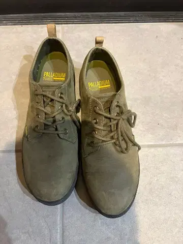 PALLADIUM 올리브 그린 로우컷 신발