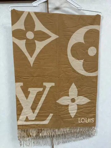 LV 로고 스톨 베이지