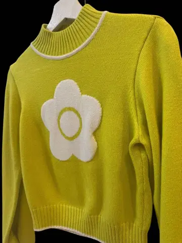 24SS 릴리 브라운 x 메리 퀀트 스웨터 라임