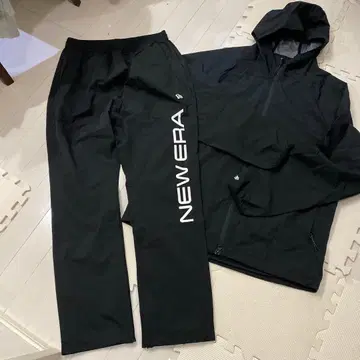 NEW ERA 블랙 우비