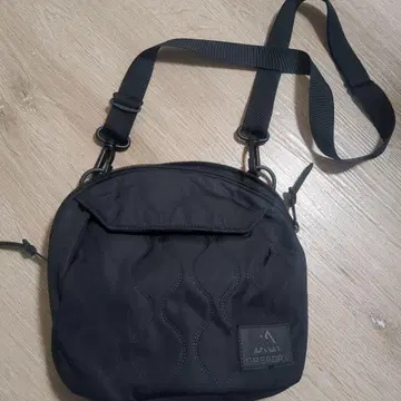 GREGORY 블랙 숄더백