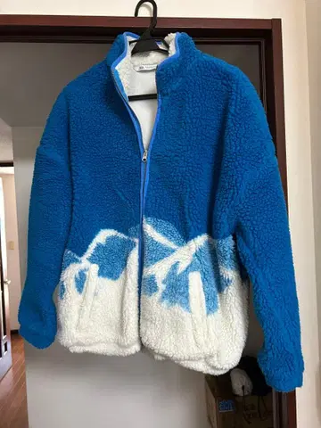 ZARA 플리스 자켓 파랑/화이트 스노우보드 디자인의 보아 자켓