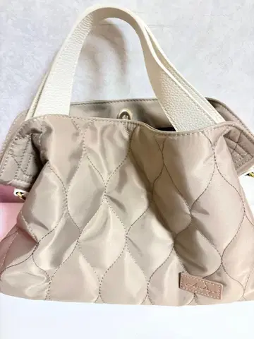 베이지 퀼팅 숄더백