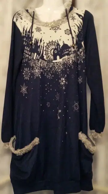 엑시즈팜 네이비 눈꽃 디자인 튜닉 [미사용품]