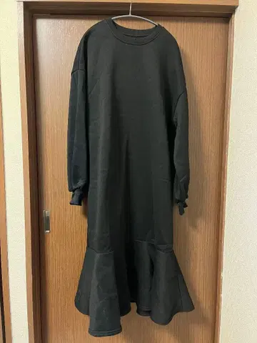 미사용 새상품 블랙 원피스 플레어 속기모