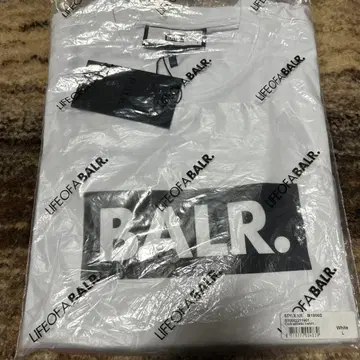 BALR. 화이트 T셔츠 L 사이즈