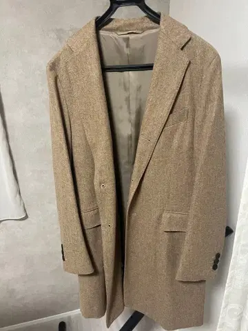 베이지 싱글 브레스 체스터 코트