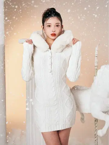 [ FREE ] [ 블랙 ] 후드 퍼 케이블 니트 미니 원피스