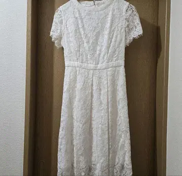 화이트 레이스 반팔 원피스