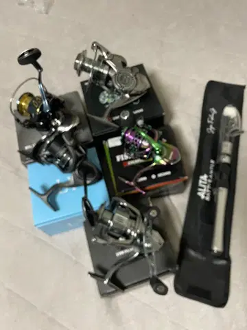 낚시릴 5점 낚싯대 1점