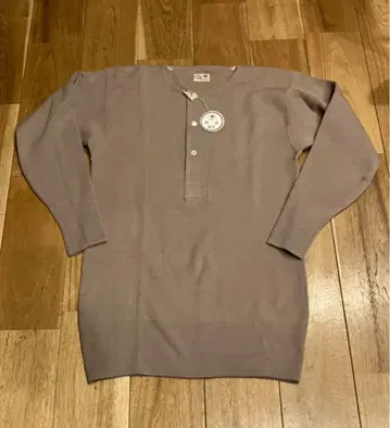 울 내의 빈티지 마루에이 베이지 헨리넥 스웨터