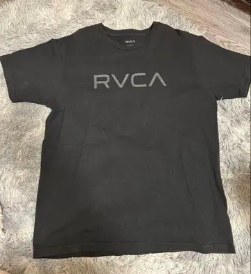 RVCA 블랙 T셔츠
