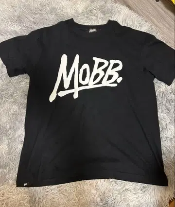 MOBB 로고 프린트 블랙 T셔츠