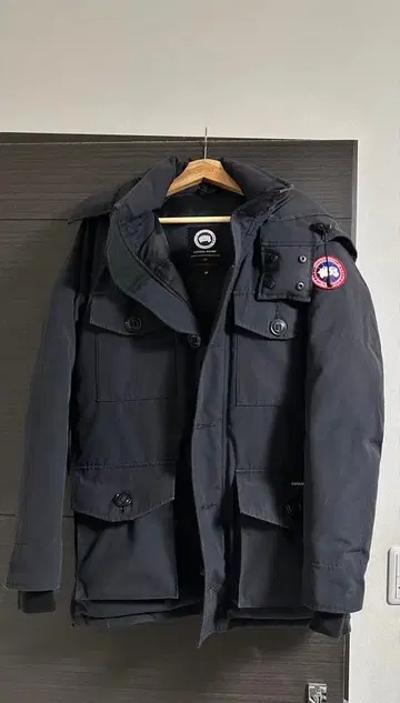 Canada Goose 다운 자켓 랑그레이 다크 네이비색 애로우즈 별주