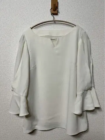 Apuweis 플레어 슬리브 블라우스 사이즈 2