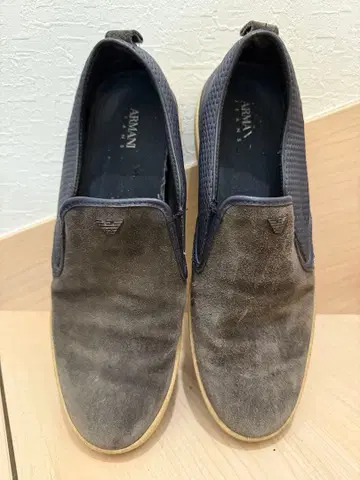 Armani 스웨이드 슬립온 브라운