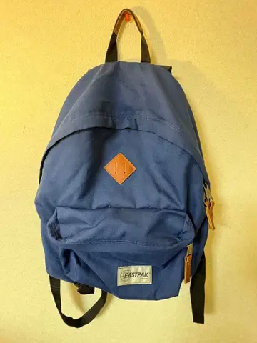 EASTPAK 블루 백팩