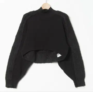 새상품급 UN3D. 아쓰리드 백 볼륨 숏 니트 하이넥 F 블랙