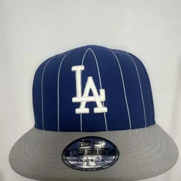 LA 로고 스냅백 캡 네이비