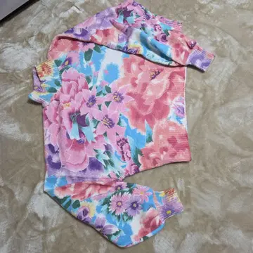 데시구알 ~ 꽃무늬 스웨터 -