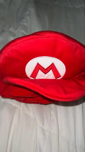 마리오 모자 빨간색 W 디자인