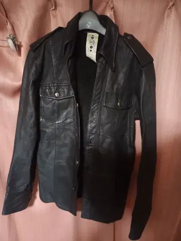블랙 천연 가죽 자켓 버튼 포함