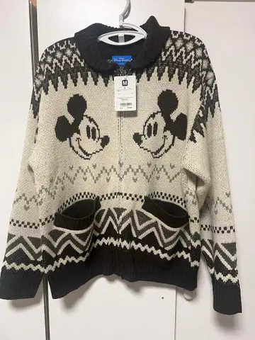 디즈니 2025 신상 스웨터 미키마우스 M 사이즈