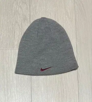 Nike 그레이 니트 모자 스트라이프 y2k