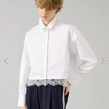 서드 매거진 Third Magazine 화이트 밑단 레이스 블라우스