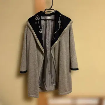 VICE VERSA 바이스버사 유리 비즈 자수 니트 롱 코트