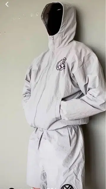 [ 즉시 배송 ] YEEZY 나일론 셋업 / 화이트