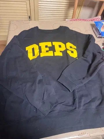 deps ARCH LOGO PILE SWEAT