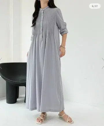 [ 새상품 택 포함 ] 스탠드넥 핀턱 롱 원피스