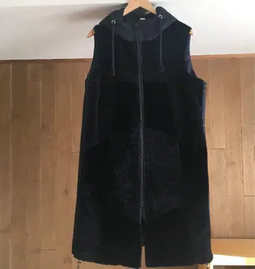 새상품급 이탈리아제 Lisa Conte 리사콘테 양가죽 무스탕 퍼 베스트