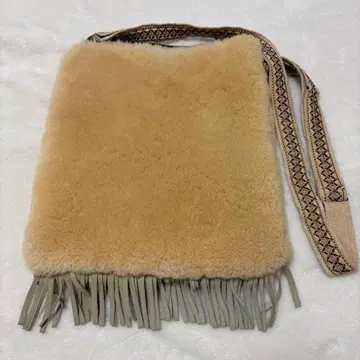 리얼 무스탕 숄더백 베이지