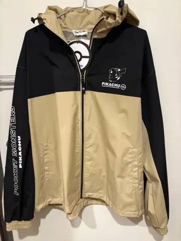[ 새상품 ] 포켓몬 피카츄 마운틴 후드티 윈드브레이커 아베일
