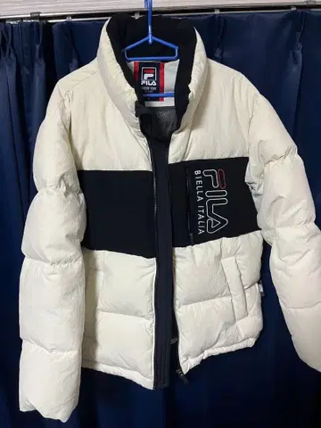 FILA 다운 자켓 화이트 사이즈 95