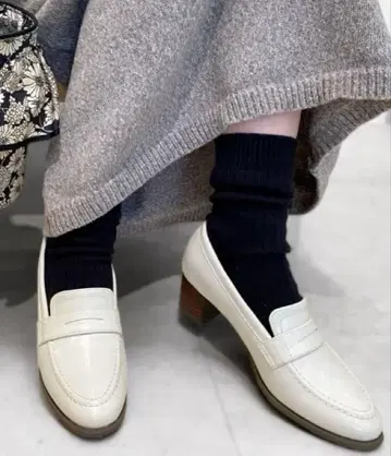 로퍼 펌프스 아이보리 23cm