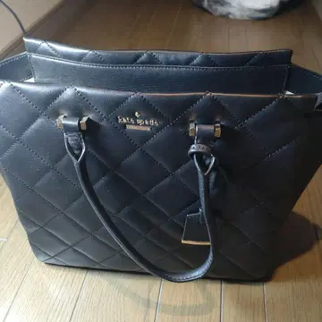 케이트 스페이드 블랙 퀼팅 토트백