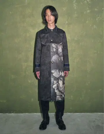 네무하르 아트 프린트 롱 코트