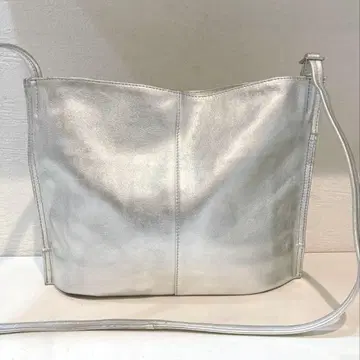 [ 새상품급 ] ear PAPILLONNER 넙적 숄더백 실버