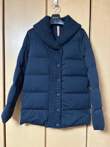 네이비 다운 자켓 리브 옷깃