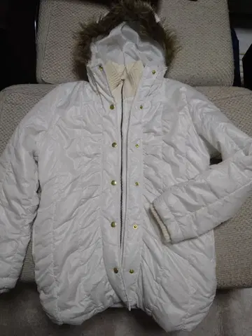 화이트 다운 자켓 M 후드 부착