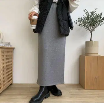 BLATE 따뜻한 속기모 리브 믹스 뉴앙스 타이트 스커트