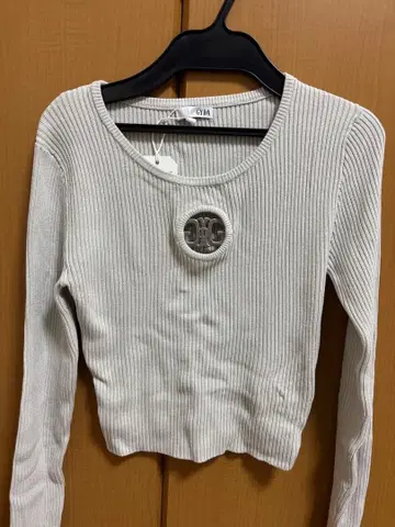 화이트 크롭 스웨터 긴팔 리브