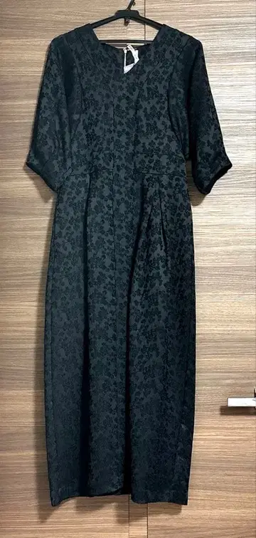 결혼식 블랙 꽃무늬 미디 드레스 원피스