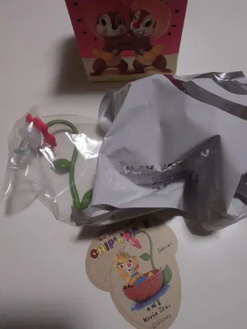 52TOYS 칩과 데일 피규어 시크릿 클라리스